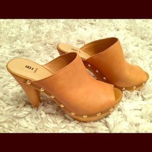 Bakers leather platform heels....